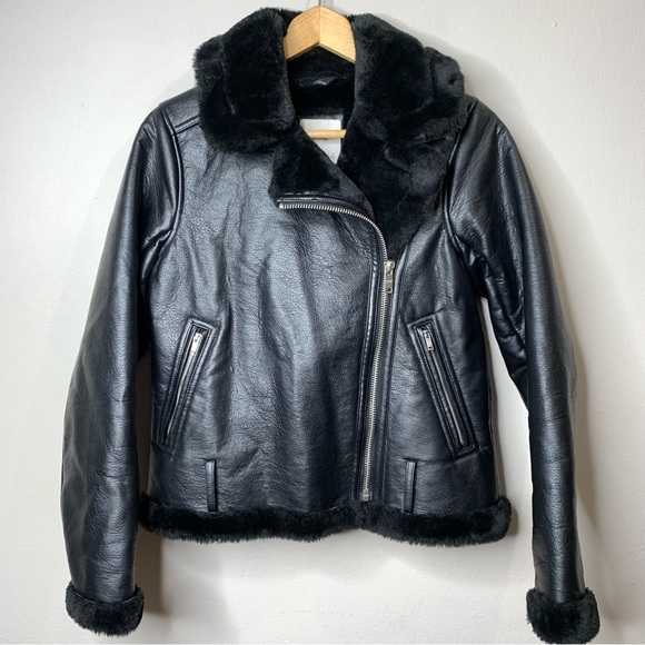 Abercrombie & Fitch Jackets & Blazers - Abercrombie & Fitch Black Leather faux fur bomber jacket
